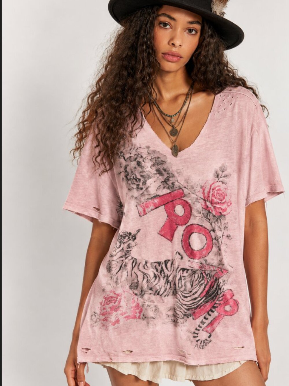 A RARE BIRD UNTAMED QUEEN TEE NWT